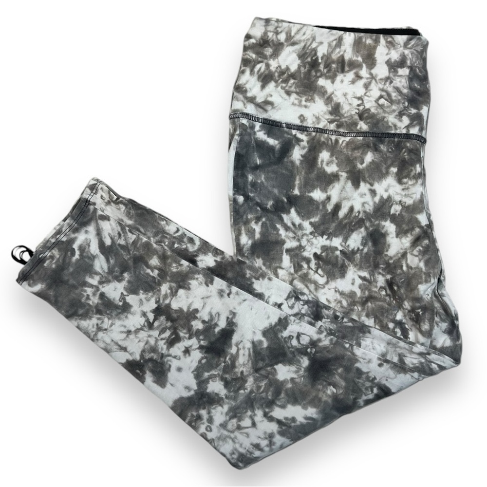 Chico’s Women’s Zenergy Tie-Dye Crop Leggings Gray White Size 2 (12/14)